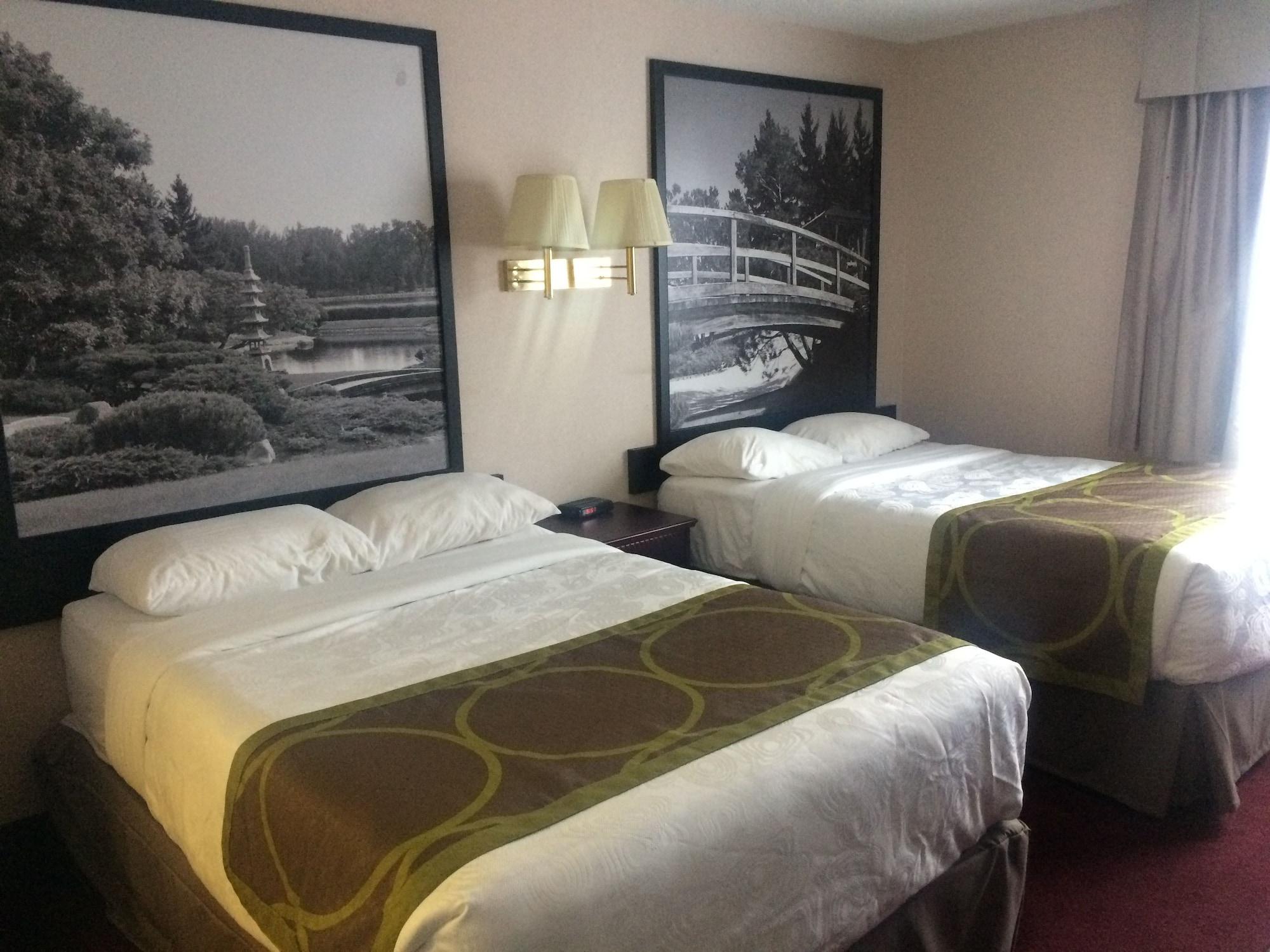 Super 8 By Wyndham Hotel 3*