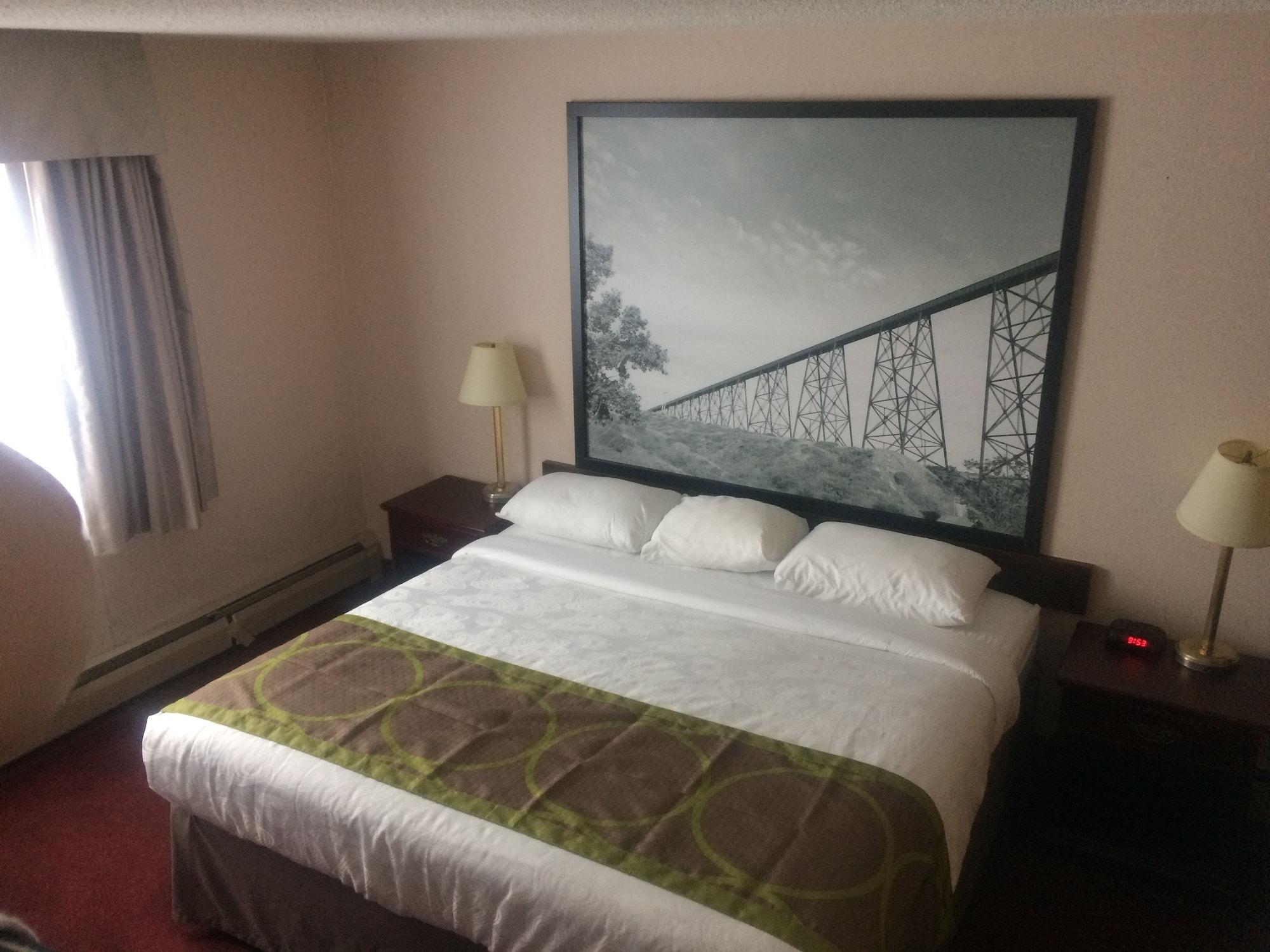 Hotel Super 8 By Wyndham 3*