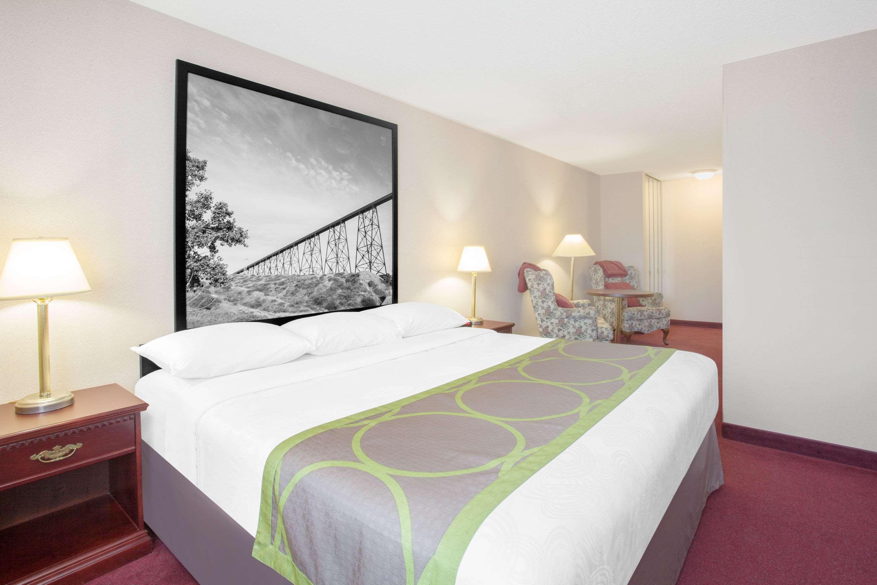 Hotel Super 8 By Wyndham 3*