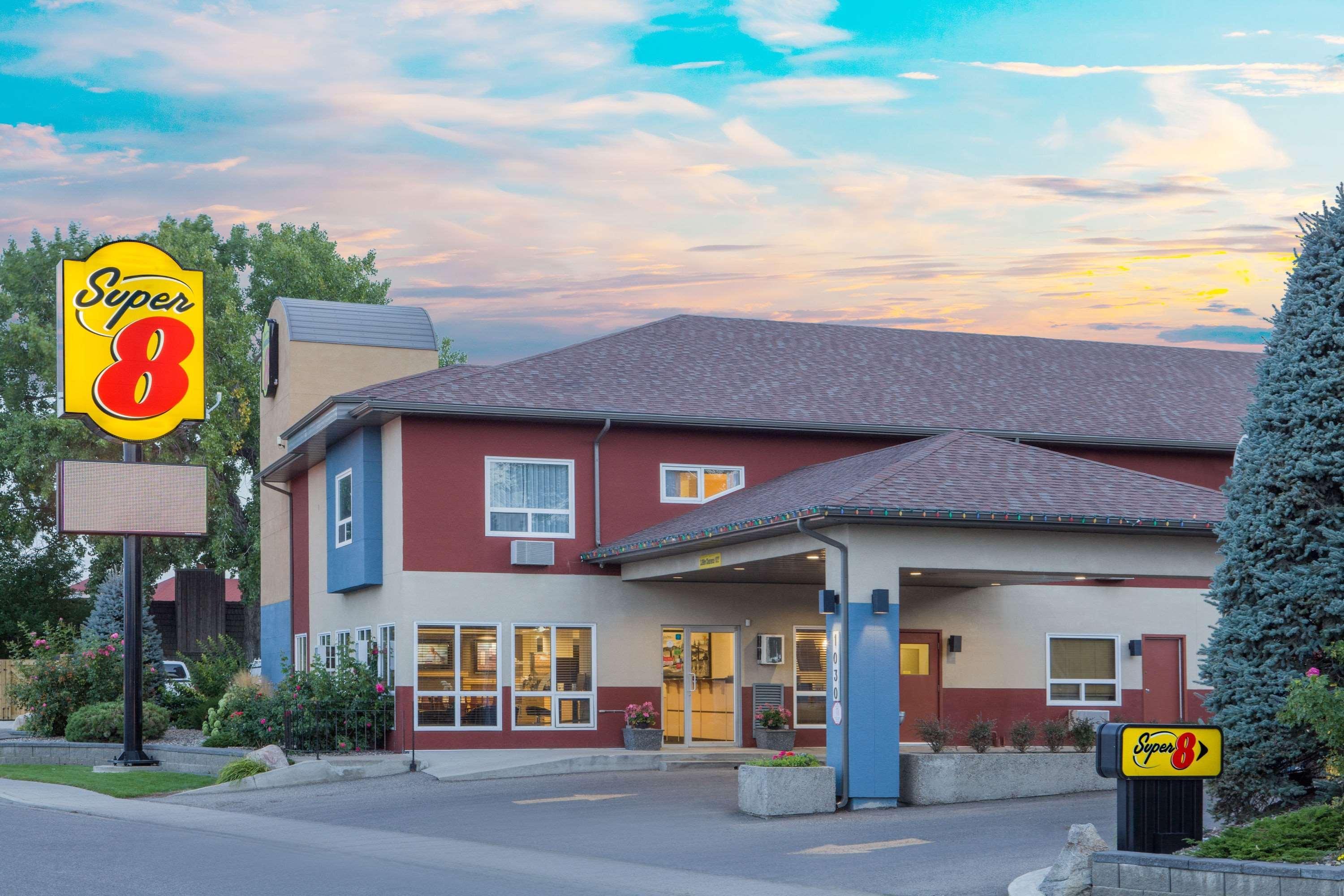 Super 8 By Wyndham Hotel Lethbridge