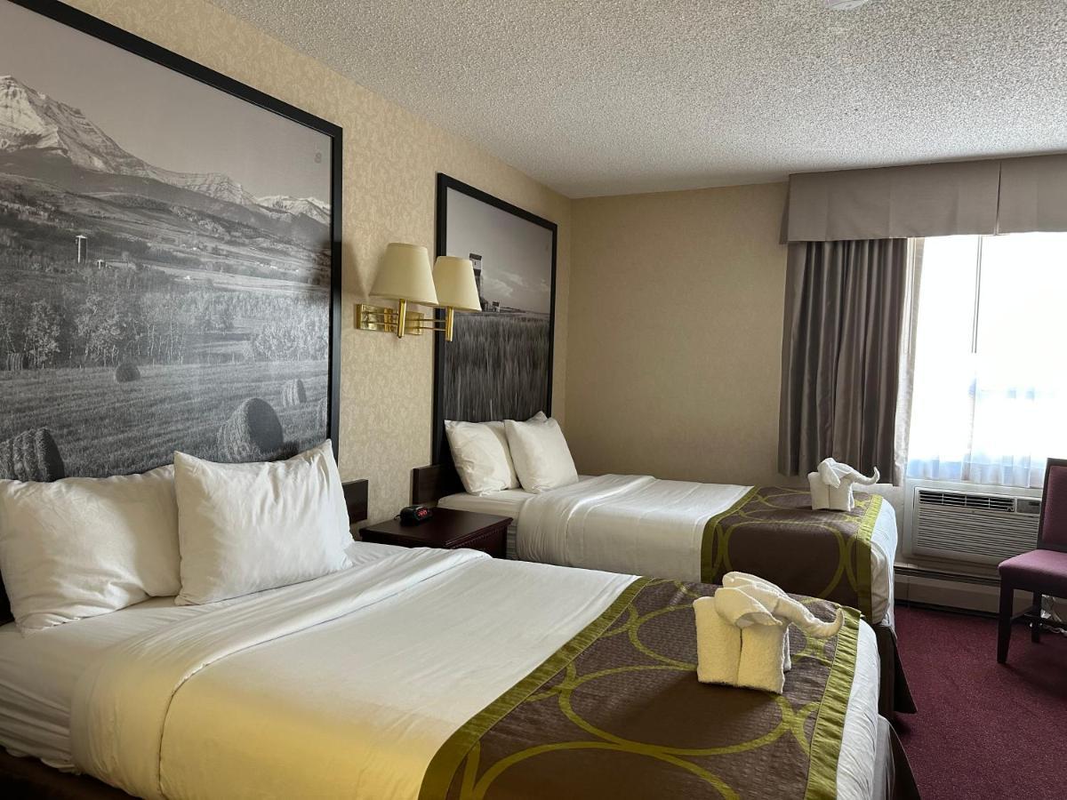 Super 8 By Wyndham Hotel 3*