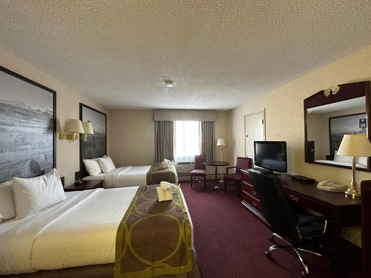 Super 8 By Wyndham Hotel 3*
